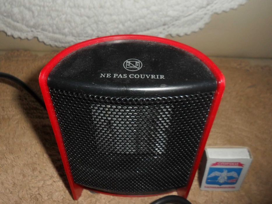 Обогреватель мини, работает от сети