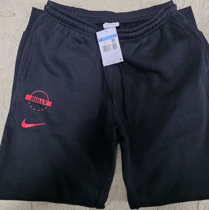 Pantaloni nike model nou