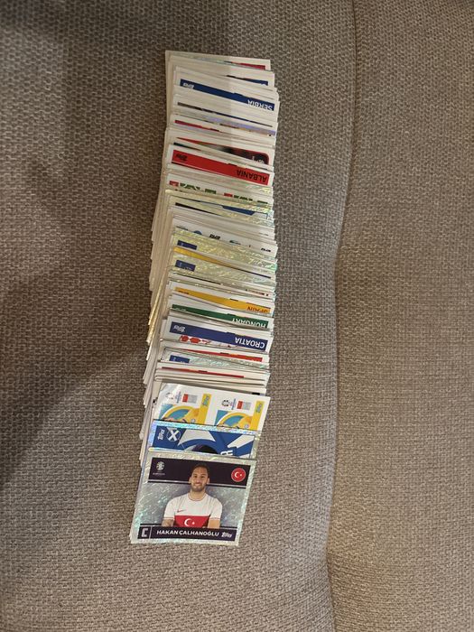 vand 253 de cartonase pt albumul Euro 2024