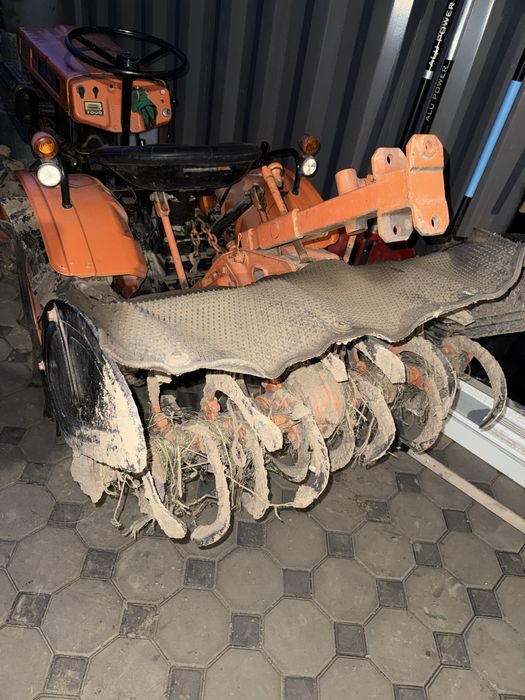 Мини трактор Kubota 7000