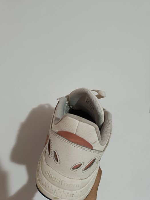 Adidas comfort dama mărime 40, in stare f buna, preț super redus