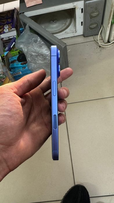 Продам Айфон новый