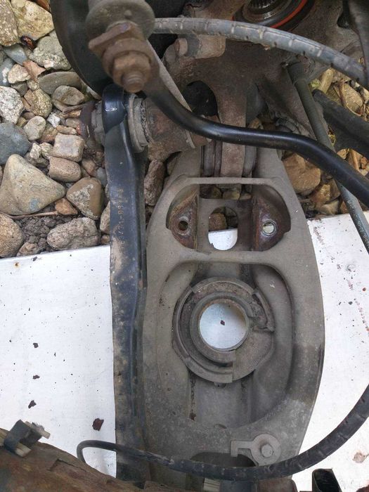 БМВ Е87  задни спирачни апарати и спирачни дискове шенкели