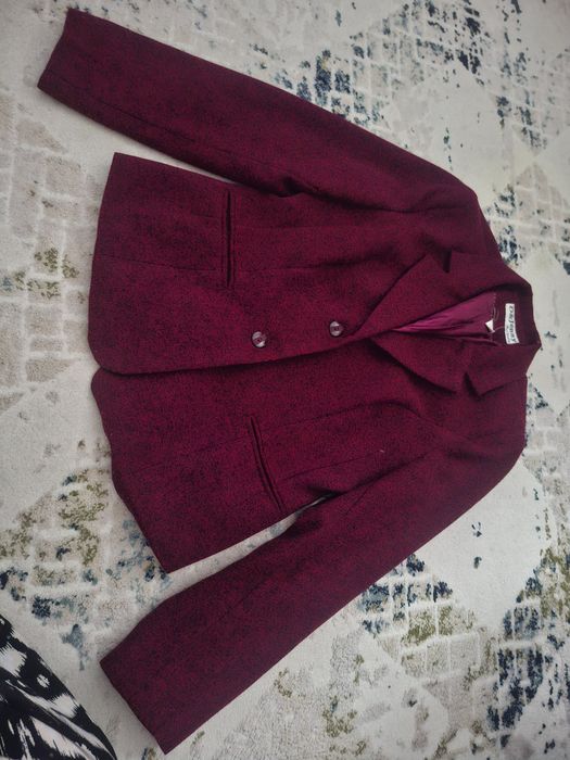 Продам женский костюм