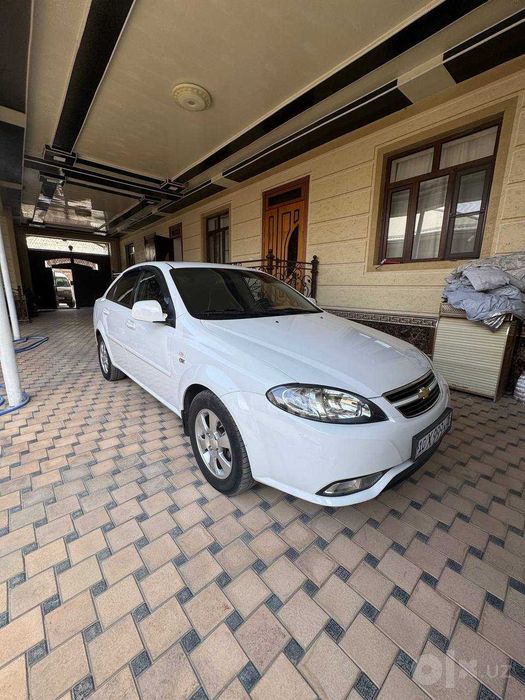 Lacetti gentra sotiladi