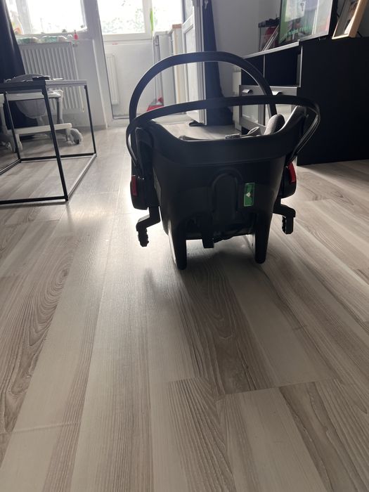 Scaun de bebe pentru masina