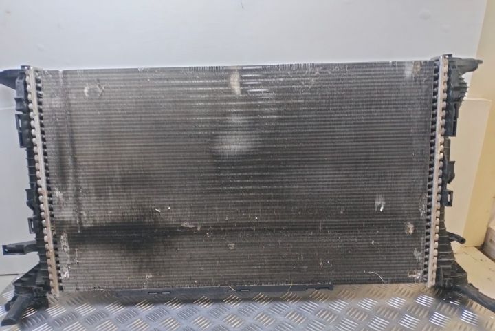 Radiator racire apa 2.0 tdi 8k0121251r Audi A4 B8/8K