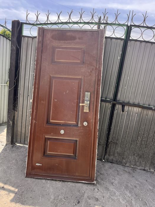 Продам двер железную
