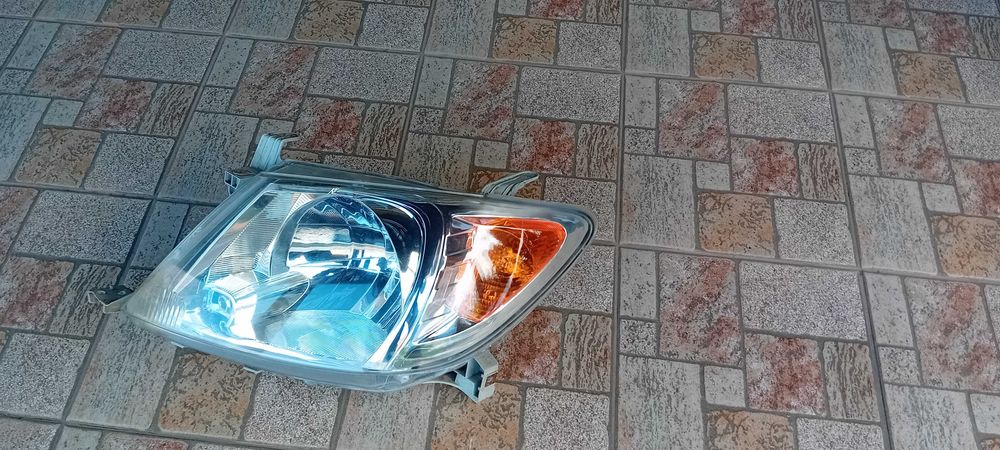 Vand faruri  Dacia Logan , Toyota Hilux