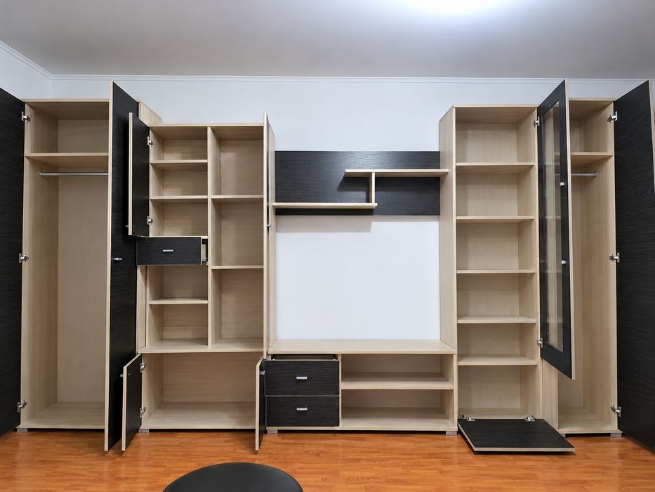 Bibliotecă living