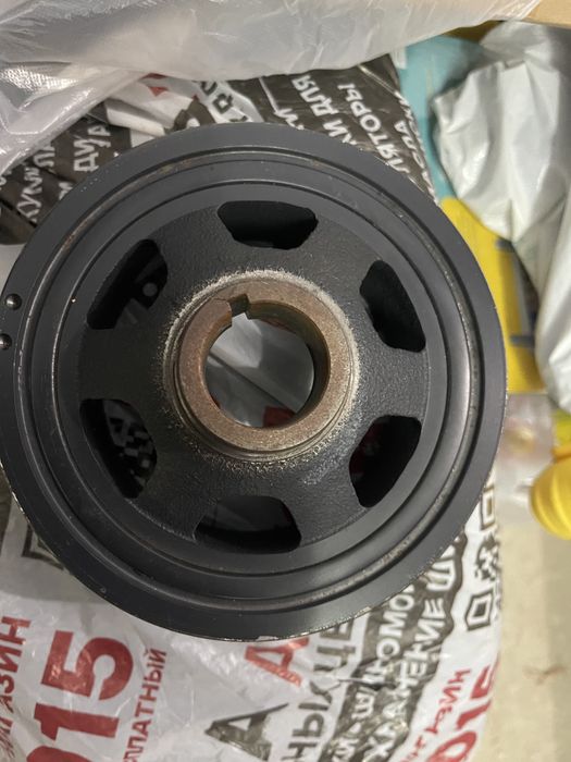 Шкив коленвала от мерседеса