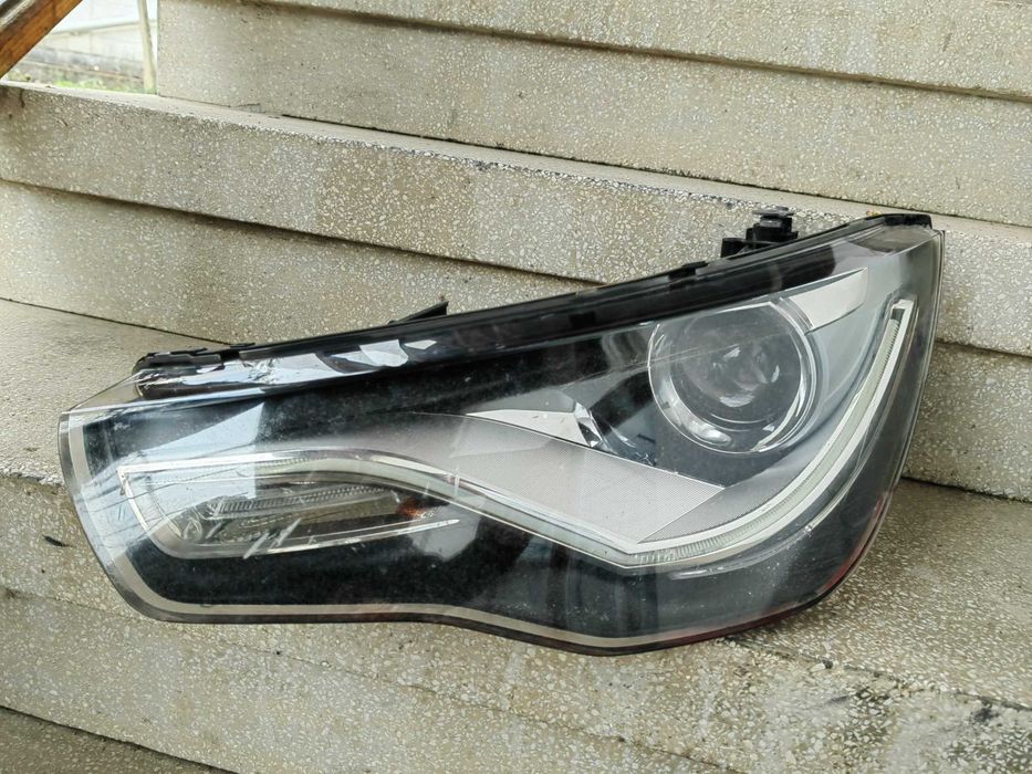 Фарове Audi A1 Bi-Xenon LED ляв / десен / Фарове Ауди А1 ксенон Оригинални