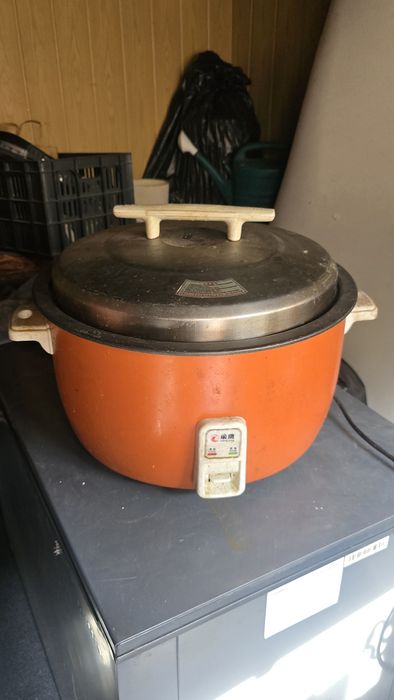 Продам рисоварку
