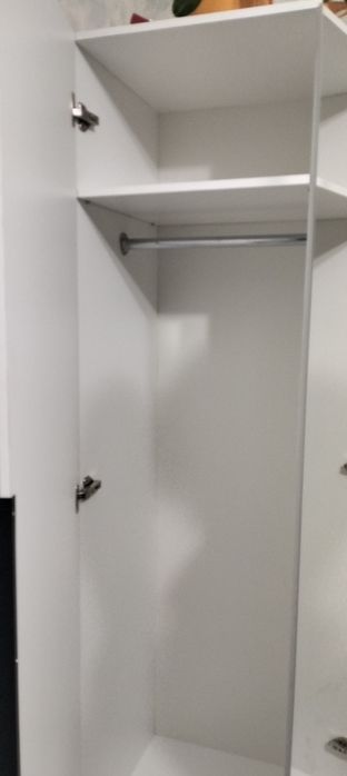 Продается шкаф с зеркалом