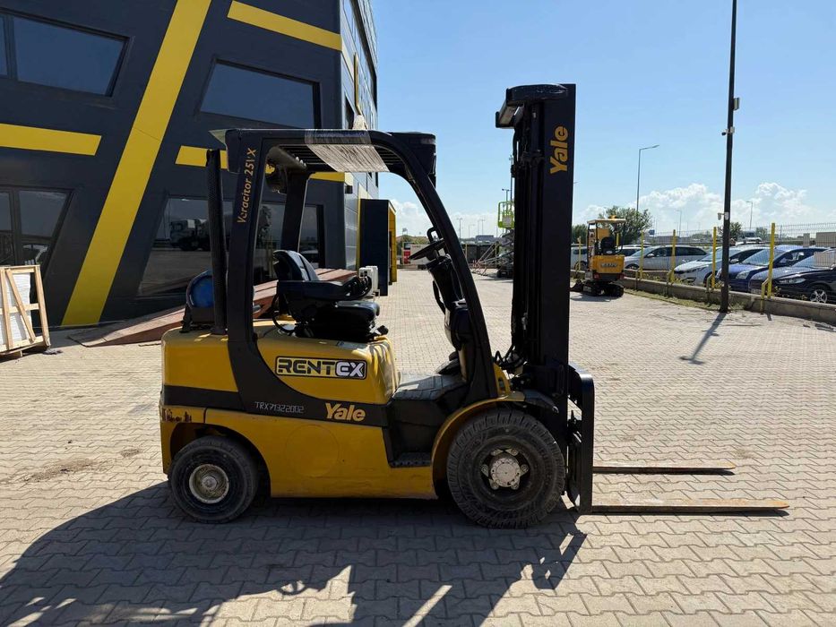 Мотокар Yale GLP25VX