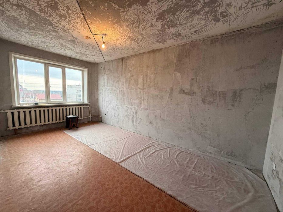 Срочно 3х комнатная в 8 мкр