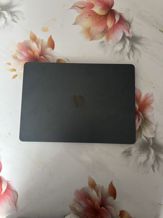 Macbook air m2 B идеальном состоянии