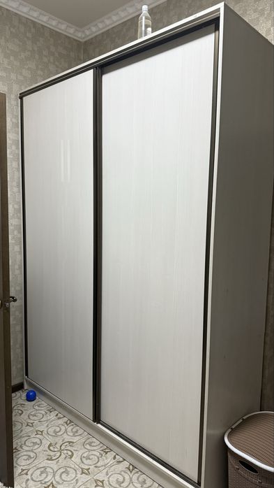 Продам купейный шкаф