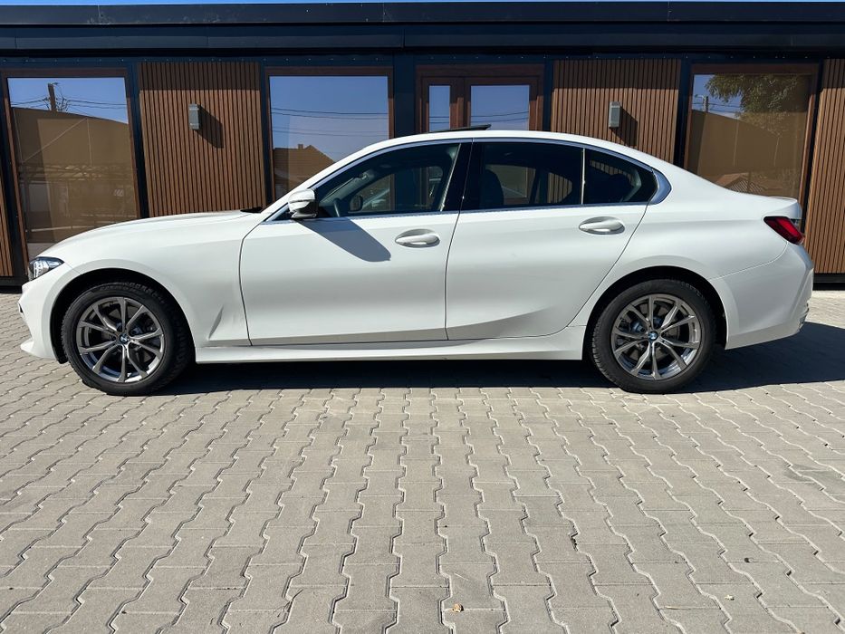 BMW 330i xDrive 2024 | 258 CP | 11.500 KM | TRAPA | SCAUNE SPORT | CAMERA | XDRIVE