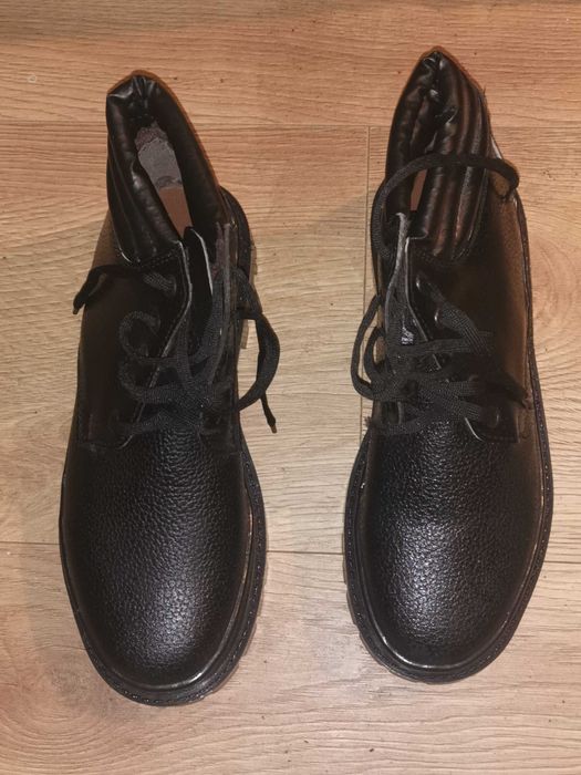 Bocanci de piele neagră 40