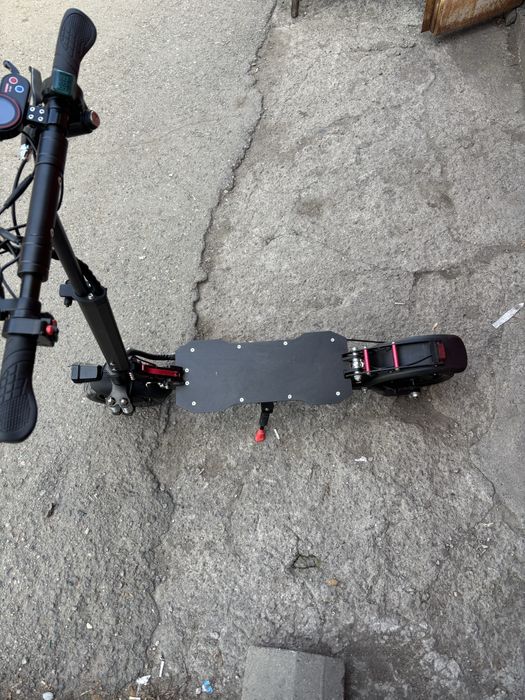 Полноприводный электросамокат