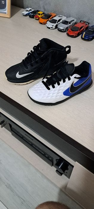 Adidasi copiivind icaltaminte copiii in perfecta stare fără rupturi