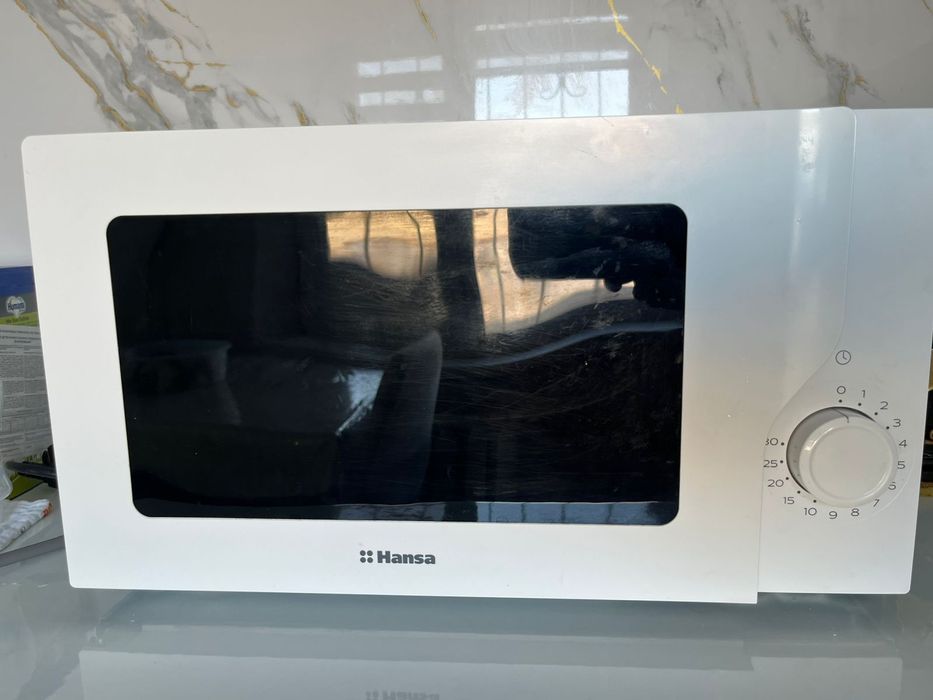Микроволновка Hansa