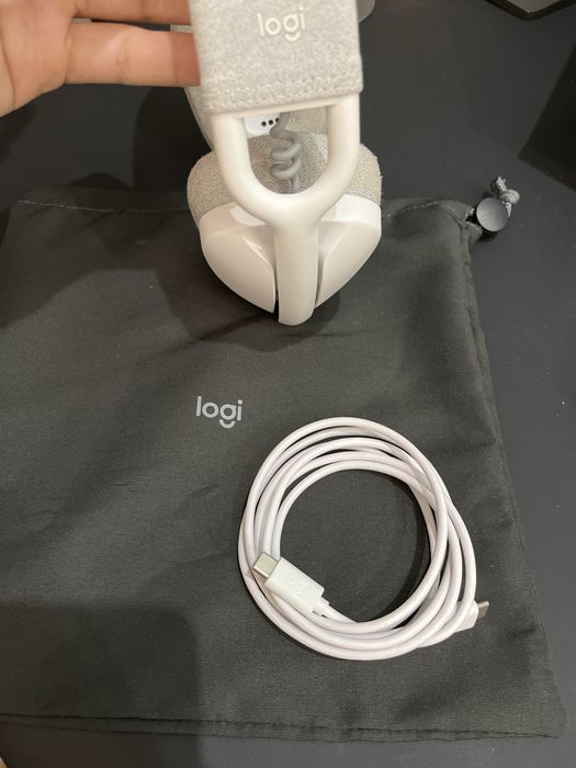 Наушники Logitech ZONE Vibe 100 белый