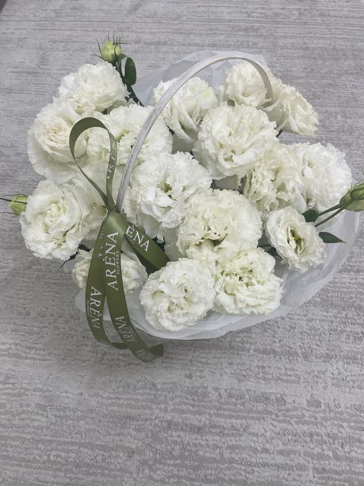 Корзина цветов, свежие цветы