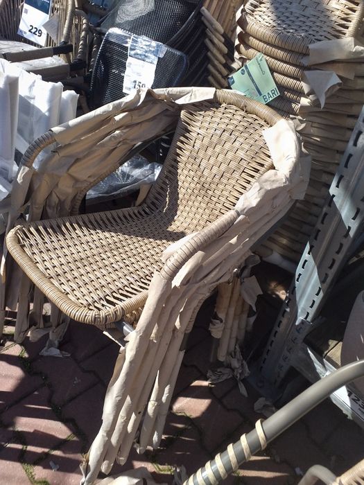 Vand scaune de terasă deosebite