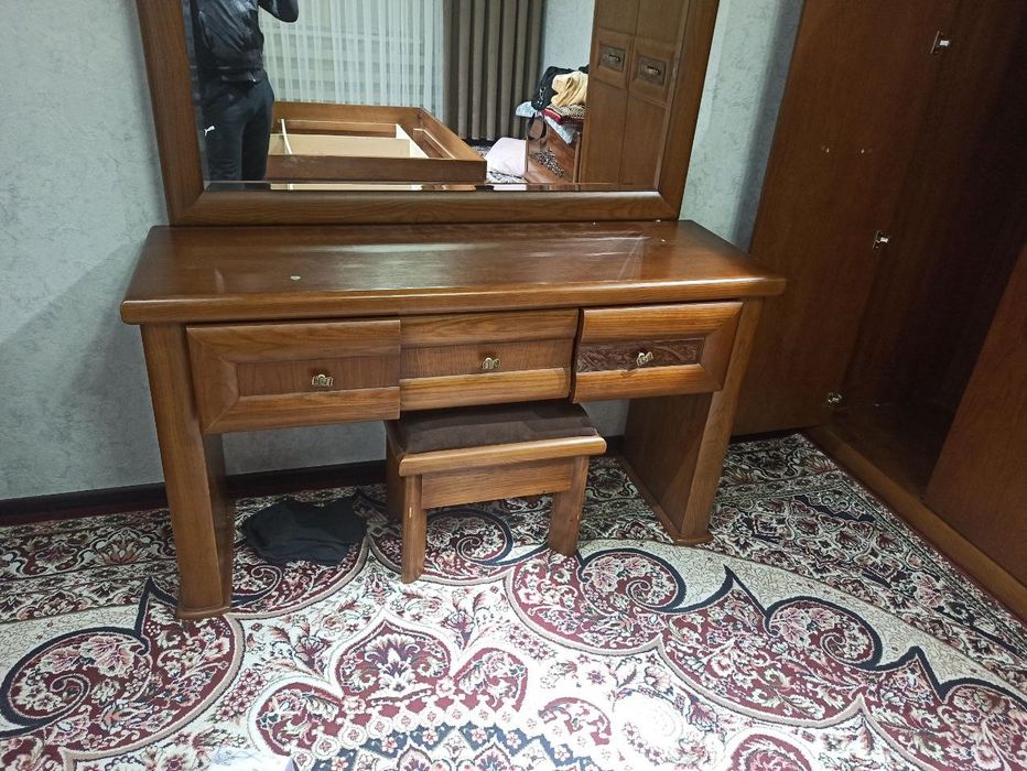 Срочно продам спальню гарнитуру