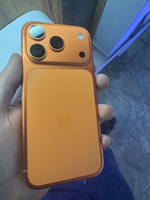 Продам iPhone 17 pro