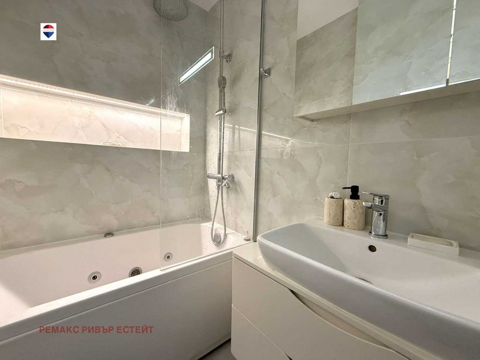 Тристаен апартамент за продажба кв. Хъшове