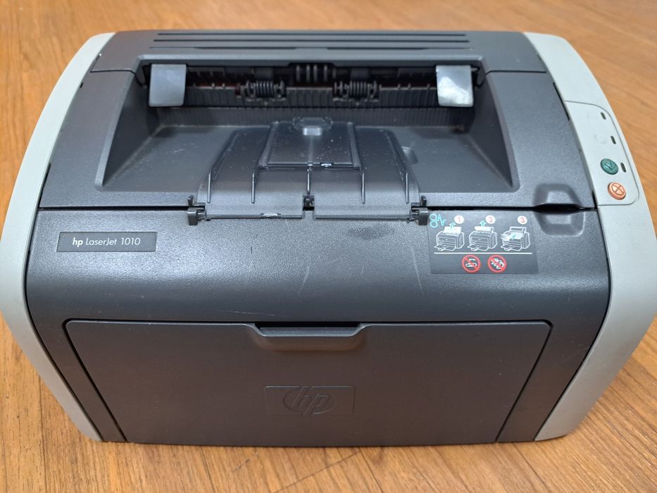 Принтер  hp 1010