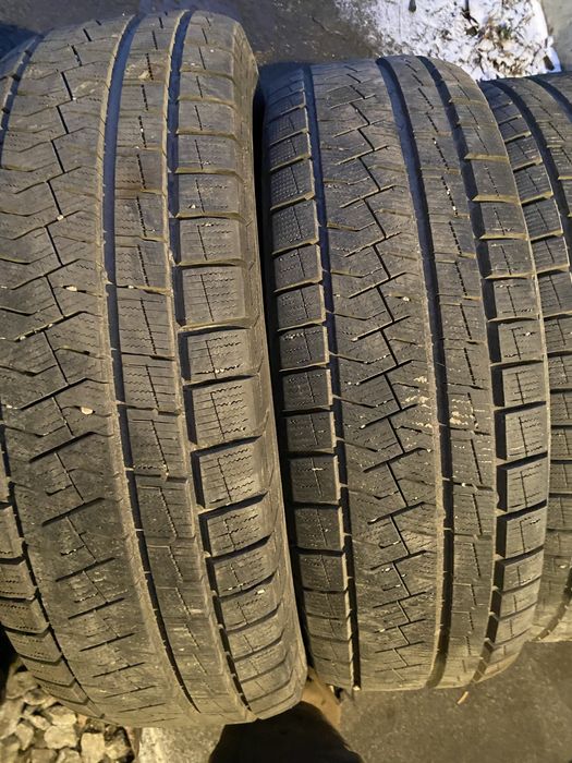 Резина на 17. 225/65 Продается
