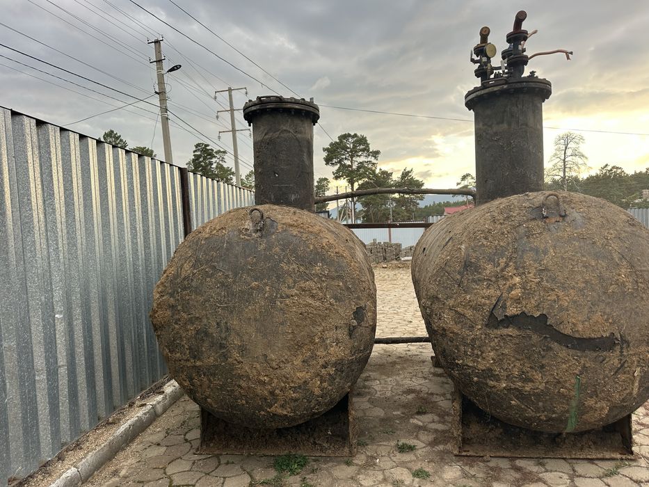 Продам газгольдер 5куб 2шт
