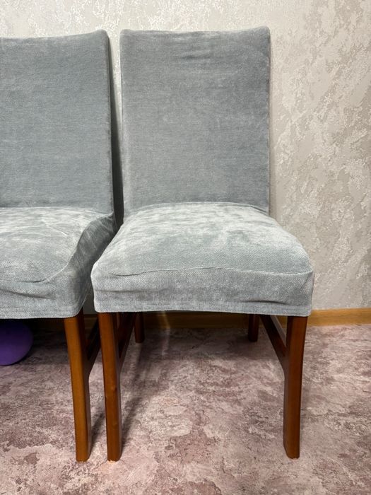 Продам стол со стульями.