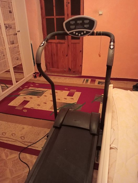 Продам электрическую беговую дорожку