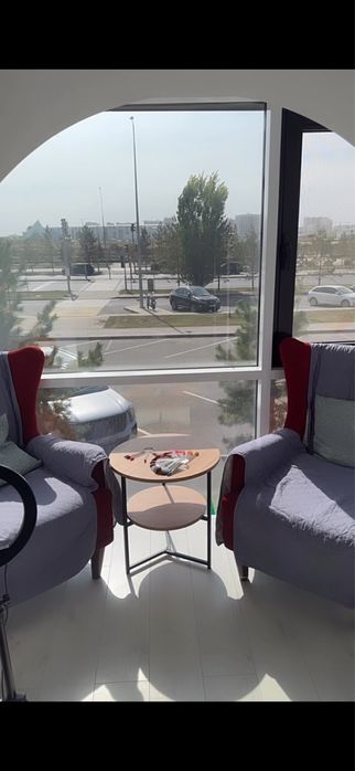 Кушетка в аренду в салоне