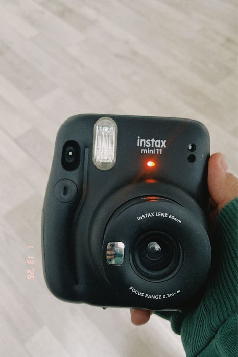 Фотоаппарат instax mini 11
