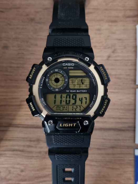 Наручные часы Casio AE-1400WH