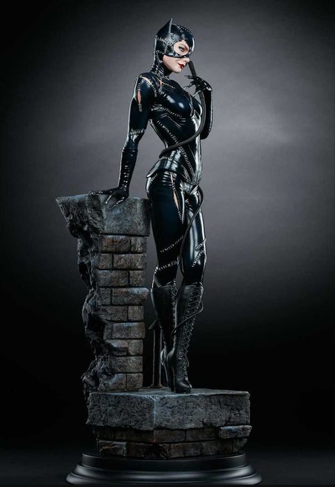 DC CATWOMAN - Женaта котка в два варианта