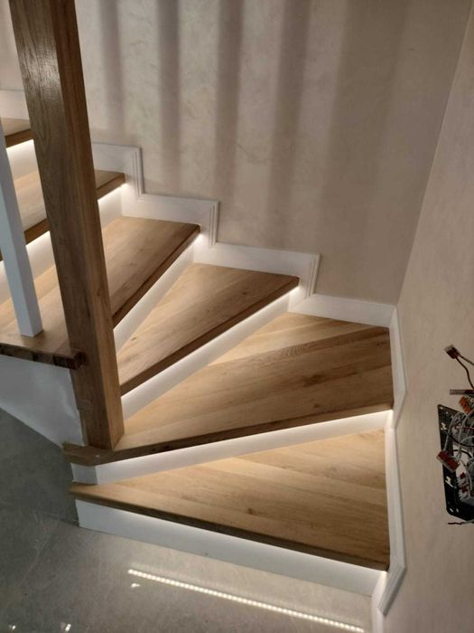 Scara interioara lemn masiv