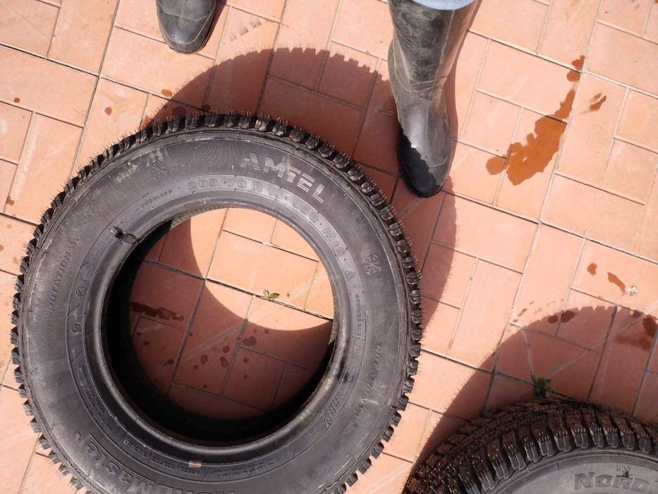 Автошины зимние новые 205/70 R15 AMTEL 2шт