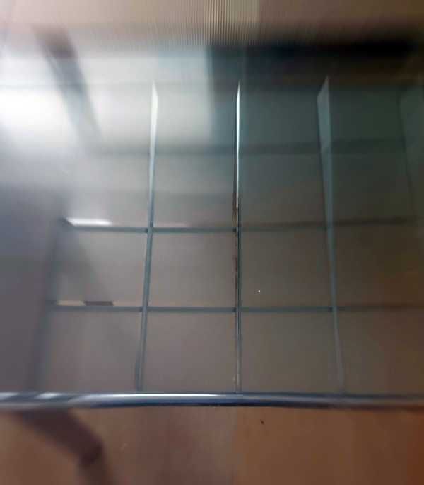 Продам стеклянный стол для кухни