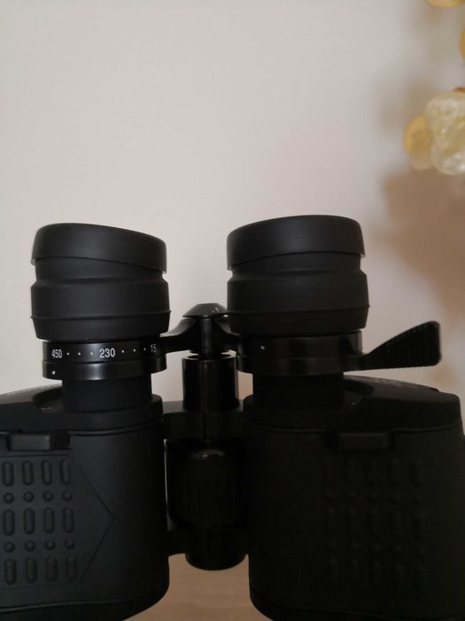 Vand binoclu zoom 15-45x60 nou