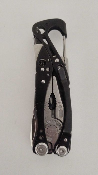 Multitool Multifunctional Leatherman Skeletool CX