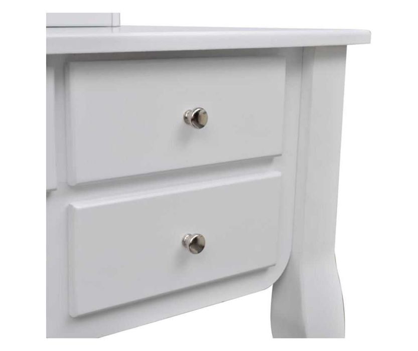 Тоалетка със стол