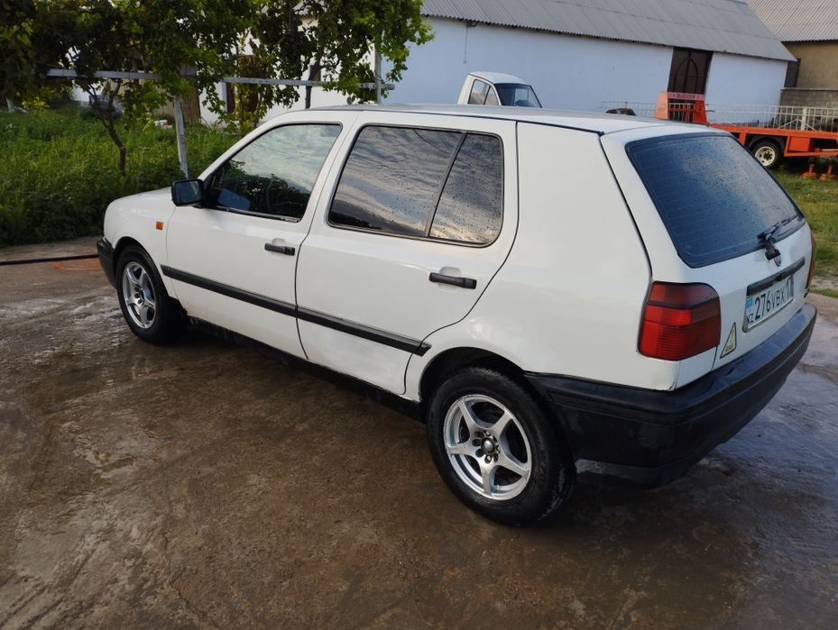 Гольф 3  1992 г.в газбен 1.6 обём