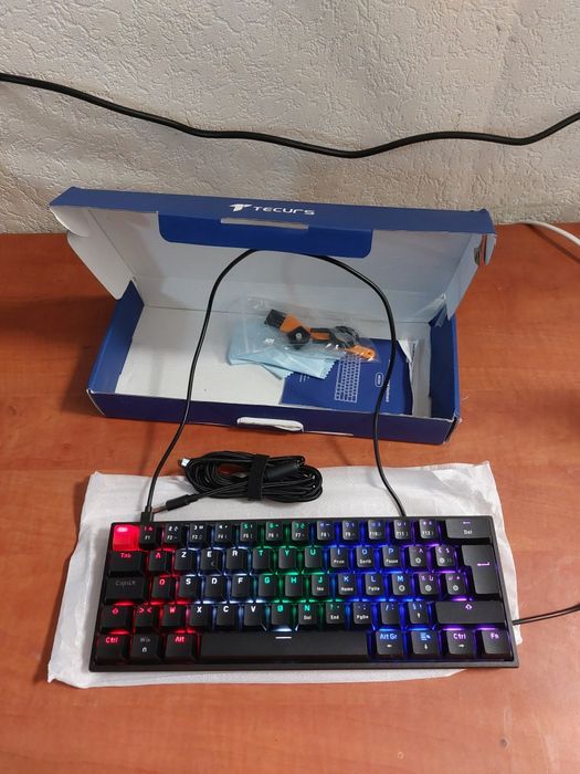 Okazie! Tastatura gaming pe fir Argb mecanica,noua,60% F.R.